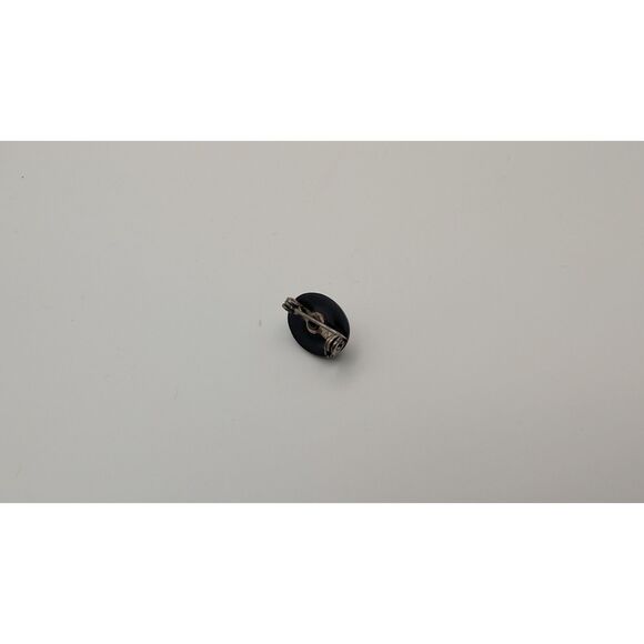 Vintage Black & White Cameo pin – Single, Oval Profile Design - Picture 2 of 2